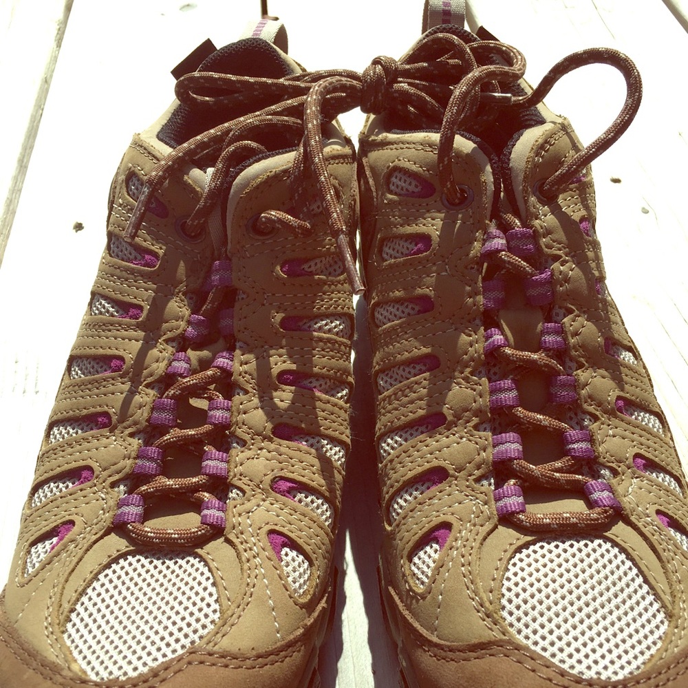 Women’s Oboz Hiking Shoes Size 9.5